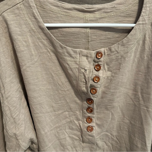 Long Sleeve - Picture 2 of 5